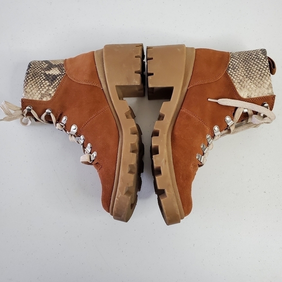 Dolce Vita Rubi Hiker Boot Size 8 Suede Snake Print Accent Chunky Y2K Lug Sole - Picture 2 of 15